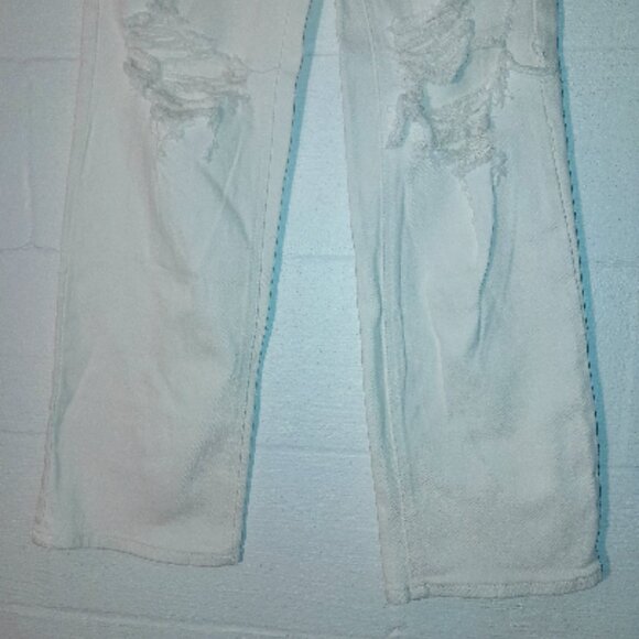 Almost Famous Women's Size 0 High Waisted Ripped Denim Jeans Off White Like New - Picture 3 of 9
